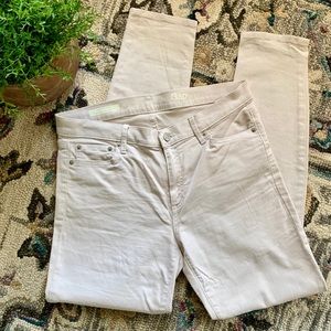 ✨GAP size 29R white/stone true skinny jeans.